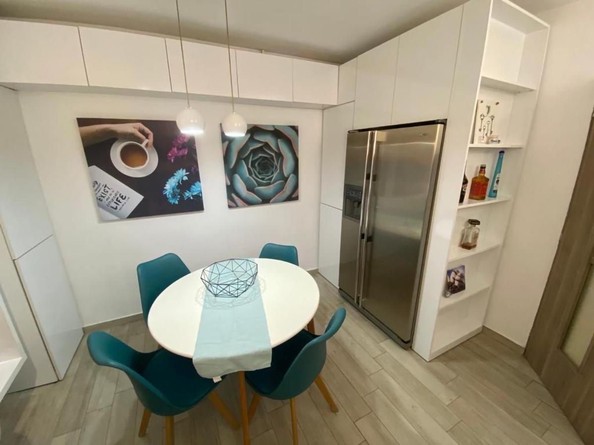 Beautiful Modern Apartment 크라이오바 외부 사진